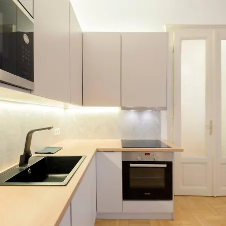 Modern Deco By The Opera Holiday home Budapest