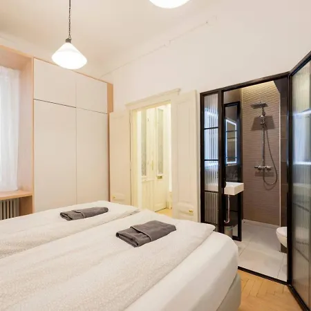 Modern Deco By The Opera