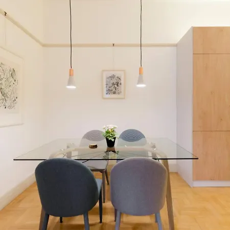 Holiday home Modern Deco By The Opera *