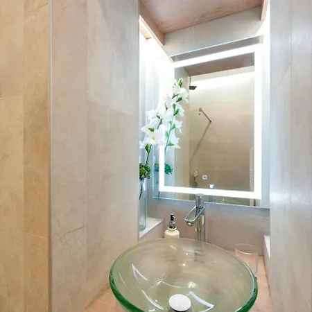 Modern Deco By The Opera Holiday home Budapest